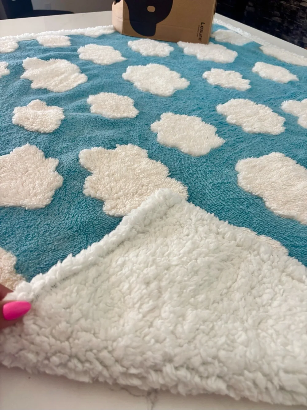 BEDSURE WATERPROOF BLUE CLOUDS PET BLANKET🩵✨🐾